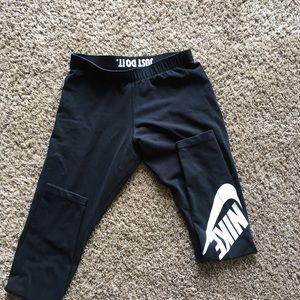 Nike leggings size medium